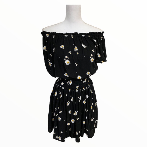OFF THE SHOULDER SMOCKED WAIST PUFF SLEEVES BLACK FLORAL DRESS - Picture 4 of 7